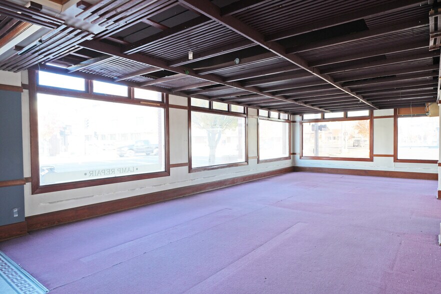 More Photos Of 104 W Yakima Ave, Yakima General Retail For Lease