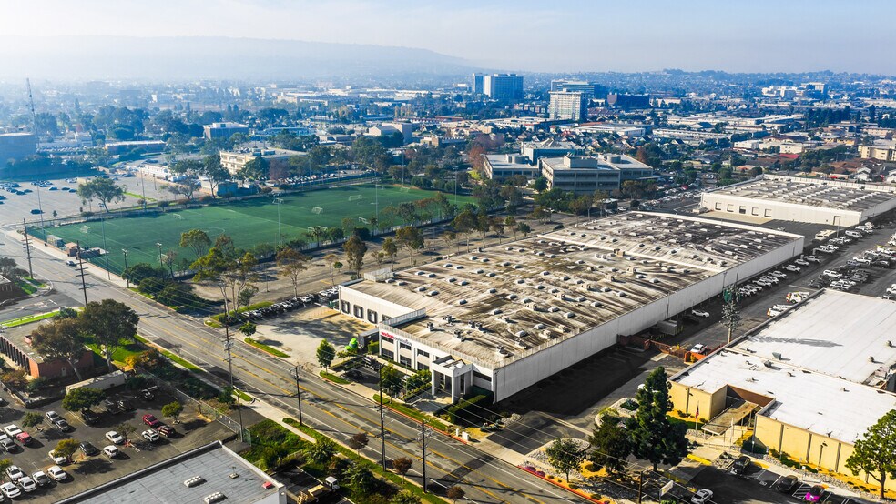 More Photos Of 525 Maple Ave, Torrance Distribution For Lease