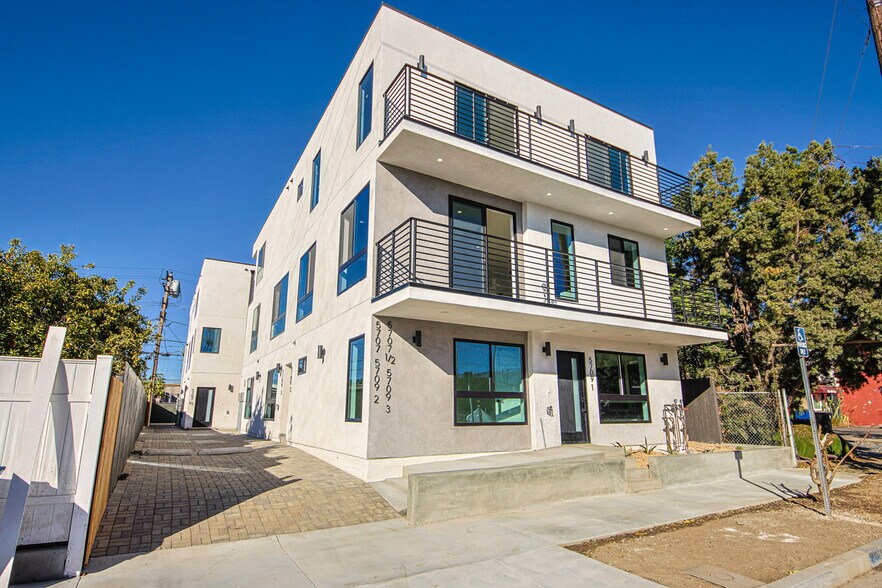 Primary Photo Of 5709 Auckland Ave, North Hollywood Apartments For Sale