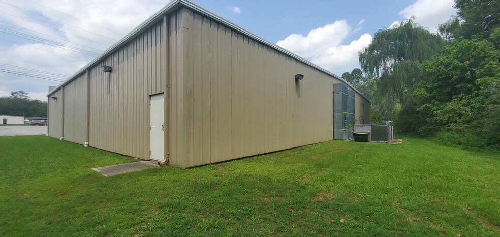 More Photos Of 3299 Lantana Rd, Crossville Freestanding For Lease