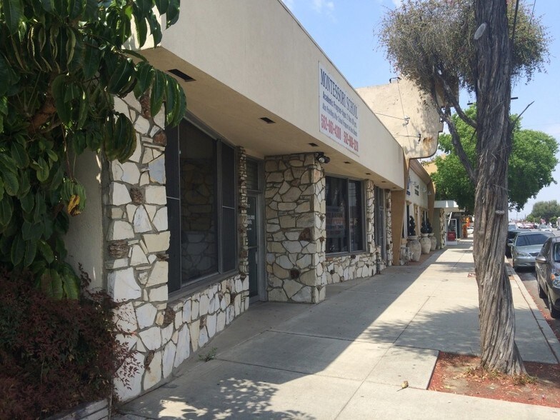 More Photos Of 12065 Paramount Blvd, Downey Storefront For Lease