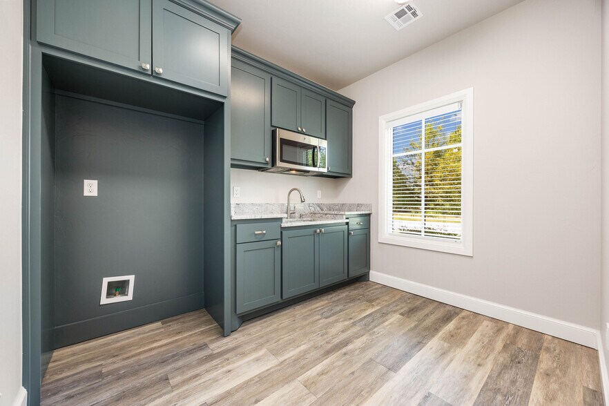 More Photos Of 2600 Covell Village Dr, Edmond Office For Lease