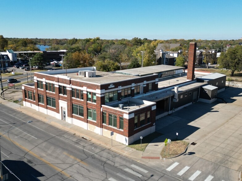 Primary Photo Of 300 W Murdock St, Wichita Office For Sale