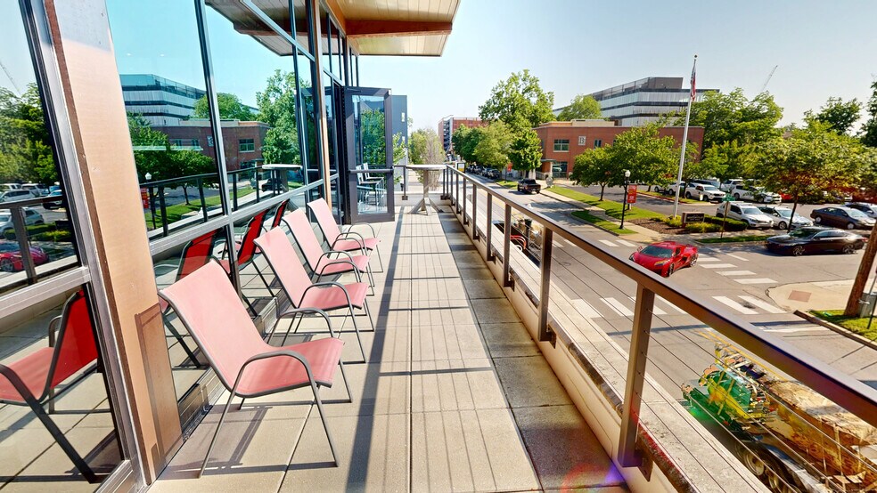 More Photos Of 402 SW A St, Bentonville Bank For Lease