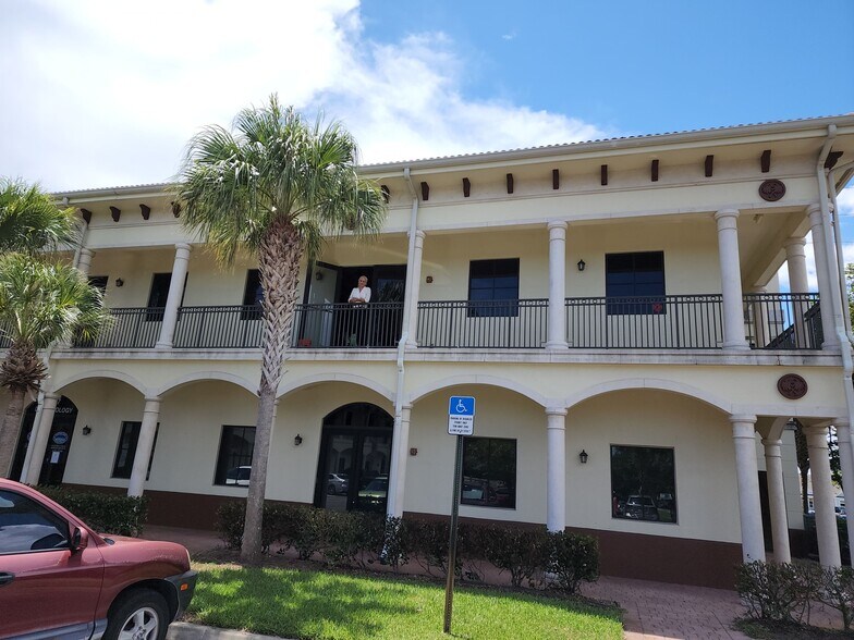 More Photos Of 1400 Hillmoor Dr, Port Saint Lucie Medical For Sale