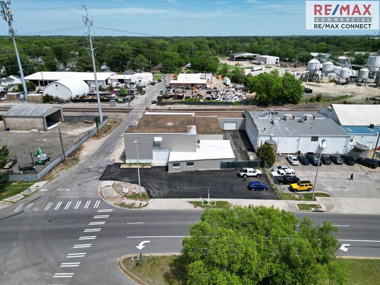 More Photos Of 2850 Cromwell Rd, Norfolk Warehouse For Sale