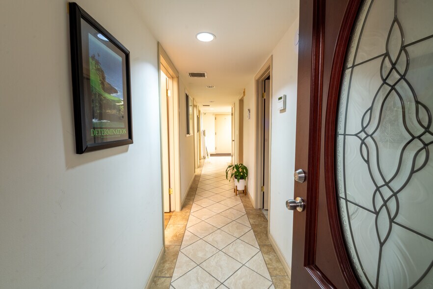 More Photos Of 12041-12043 Jefferson Blvd, Culver City Office For Sale