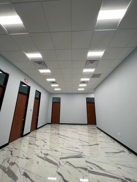 More Photos Of 18630 Intercontinental Crossing Dr, Houston Warehouse For Lease