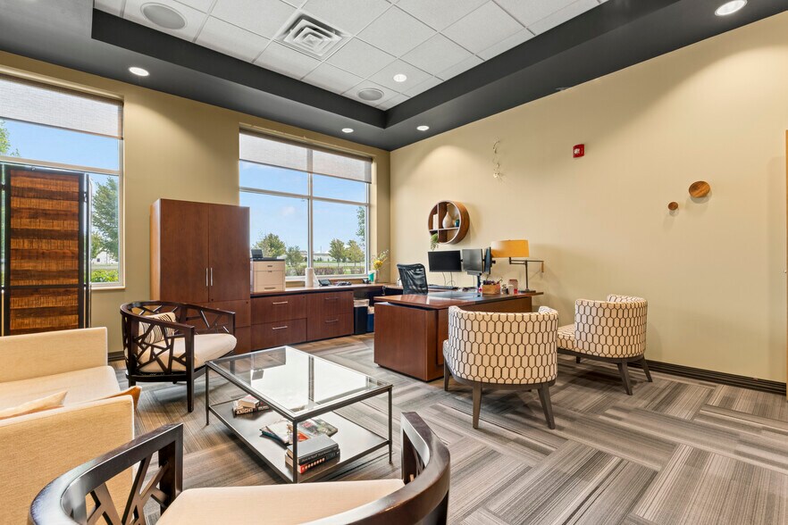 More Photos Of 9404 Margo Ln, Munster Office For Sale