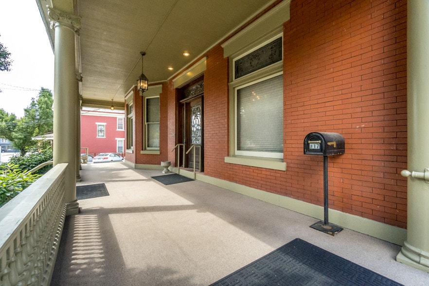 More Photos Of 917 Main St, Covington Funeral Home For Sale