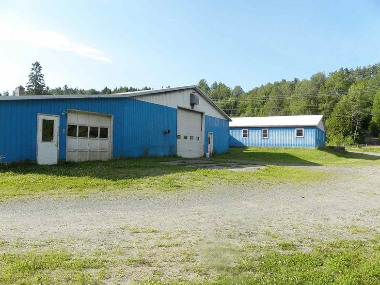 More Photos Of 303 Willoughby Ave, Orleans Freestanding For Sale