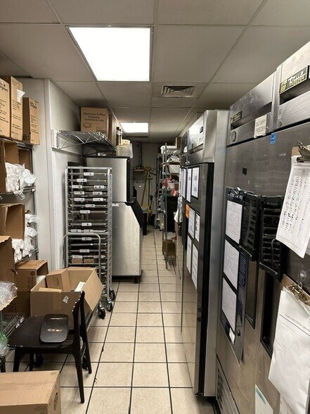 More Photos Of 1459 Bethlehem Pike, Flourtown Restaurant For Lease