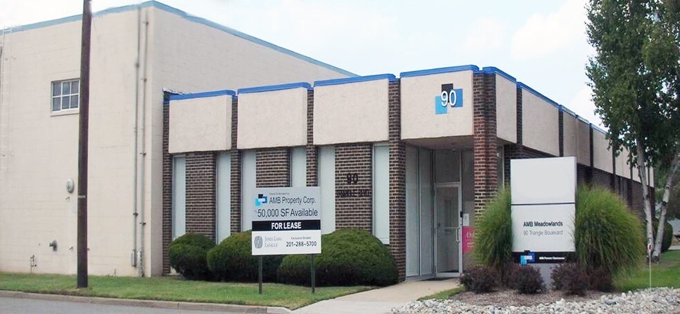 More Photos Of 525 Dell Rd, Carlstadt Unknown For Lease