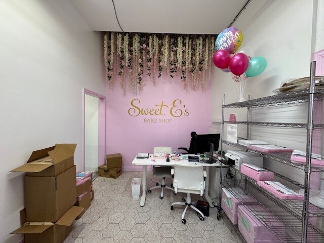 More Photos Of 4574-4578 W Adams Blvd, Los Angeles Restaurant For Sale