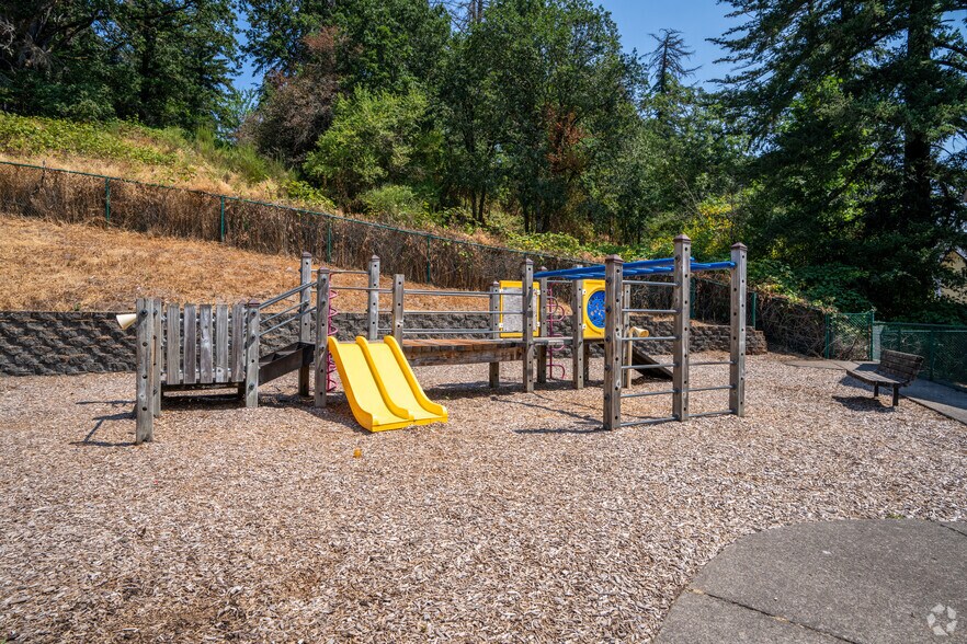 More Photos Of 1301-1371 E Santiam St, Stayton Apartments For Sale