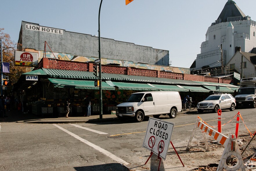 More Photos Of 300 Powell St, Vancouver Storefront For Sale