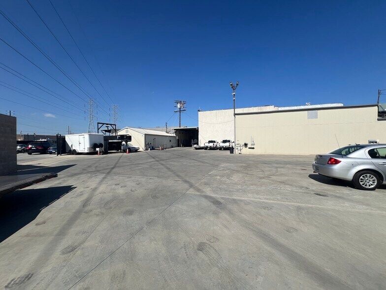 More Photos Of 11823 Sherman Way, North Hollywood Land For Lease