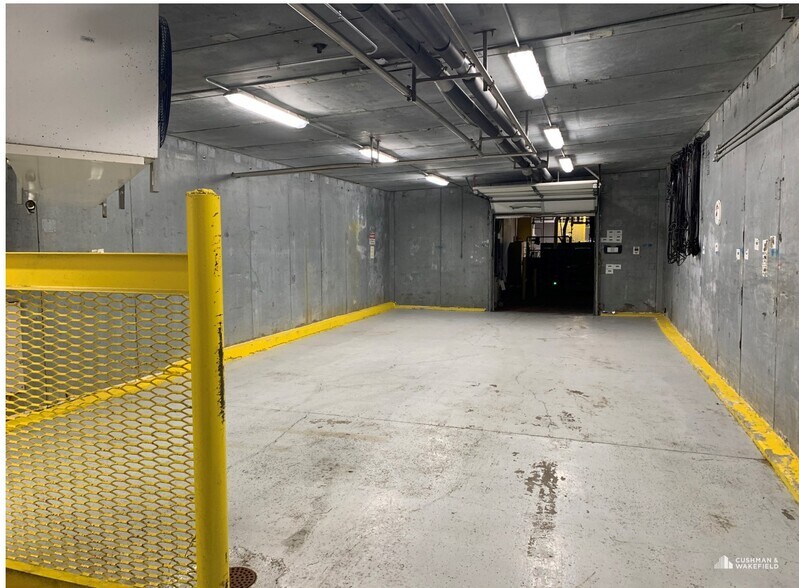 More Photos Of 450 25th St, Greeley Manufacturing For Sale