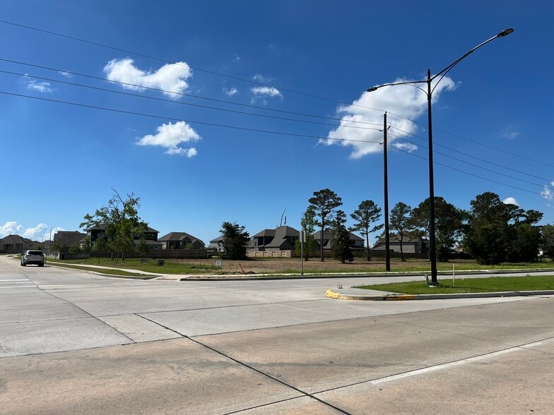 More Photos Of 0 Lakes Of Champions Dr, Mont Belvieu Land For Sale