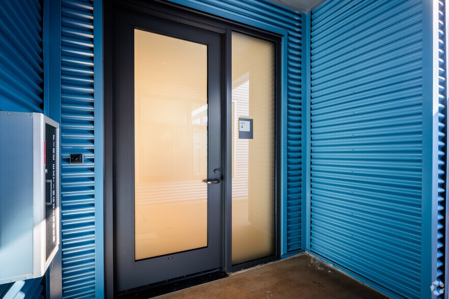 More Photos Of 330 S Cedros Ave, Solana Beach Apartments For Lease