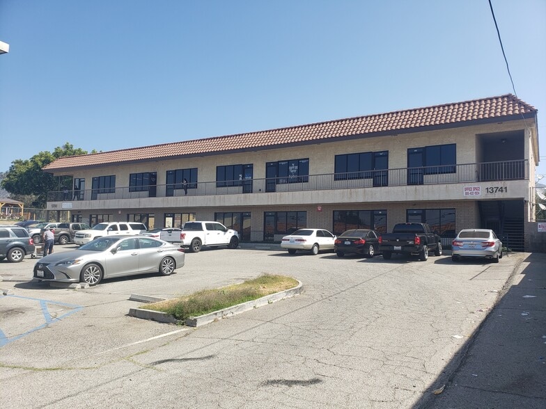 More Photos Of 13741 Foothill Blvd, Sylmar Office For Lease