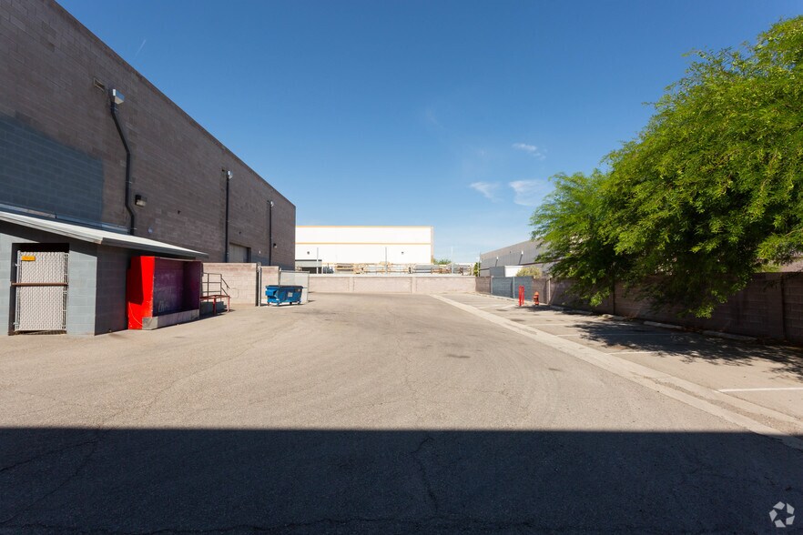 More Photos Of 1910 E Maule Ave, Las Vegas Warehouse For Sale
