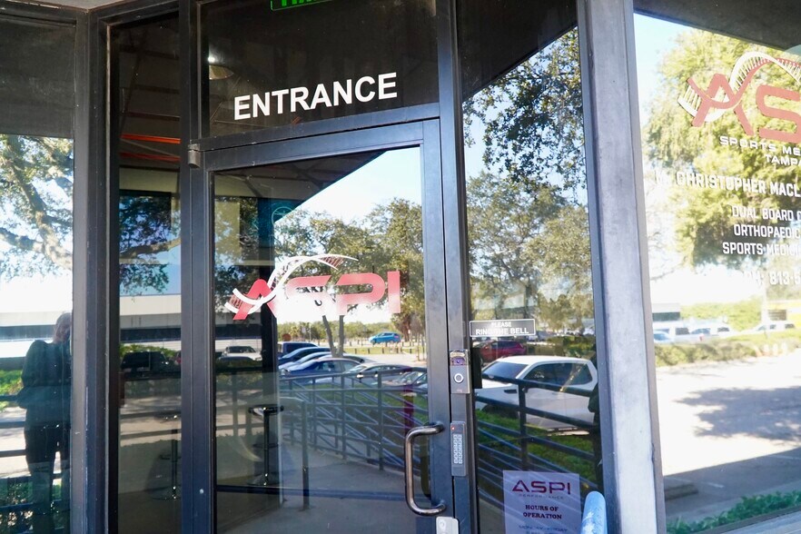 More Photos Of 5850 W Cypress St, Tampa Office For Lease