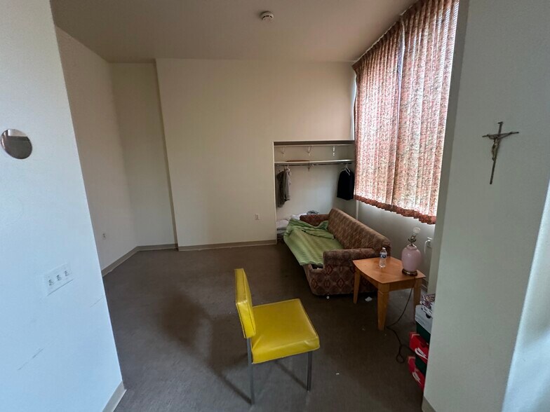 More Photos Of 215 Lelia St, Pittsburgh Apartments For Sale