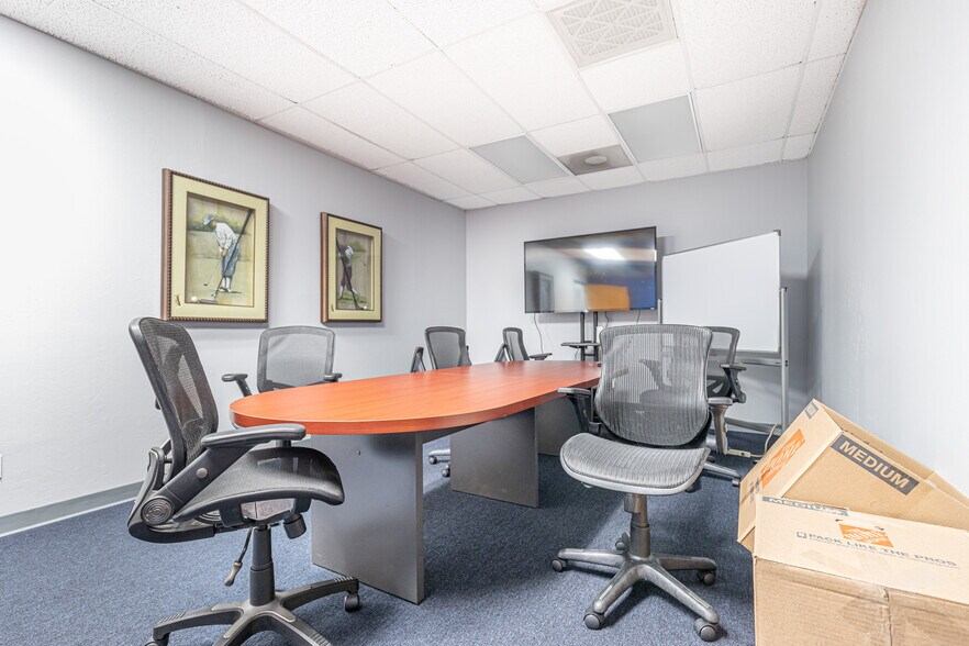 More Photos Of 10951 Harmony Park Dr, Bonita Springs Warehouse For Lease