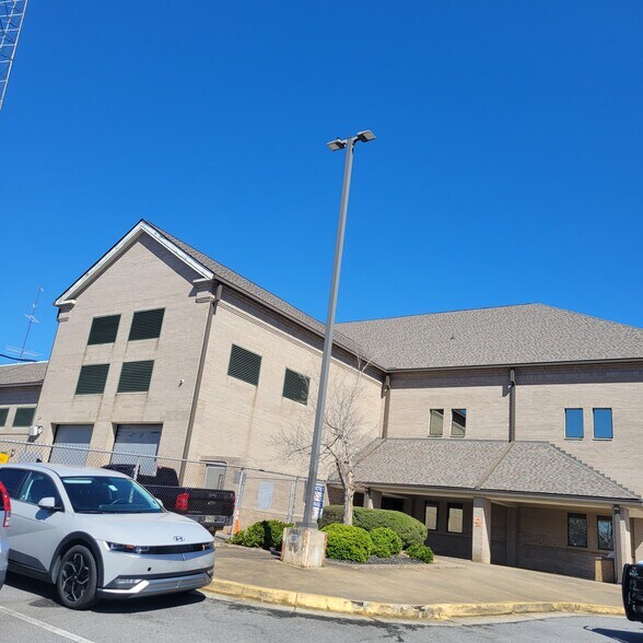 More Photos Of 2731 Church St, East Point Medical For Sale