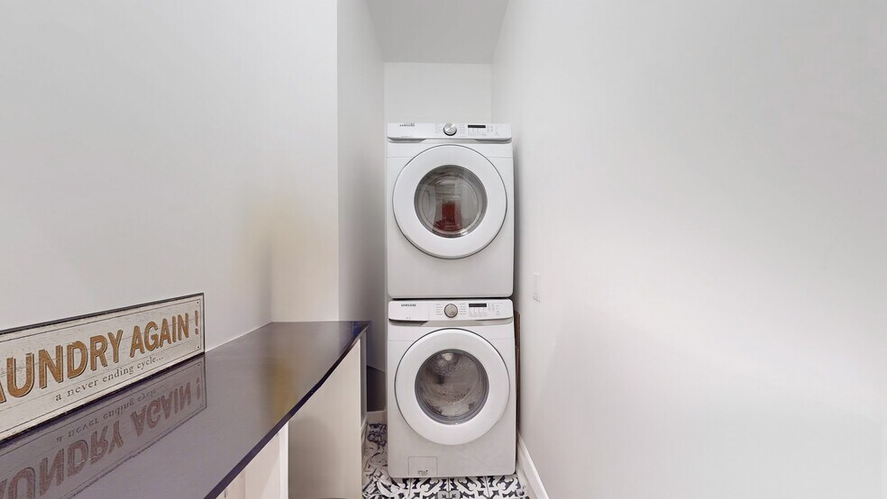 More Photos Of 42 Somerville St, Whitchurch-Stouffville Specialty For Sale