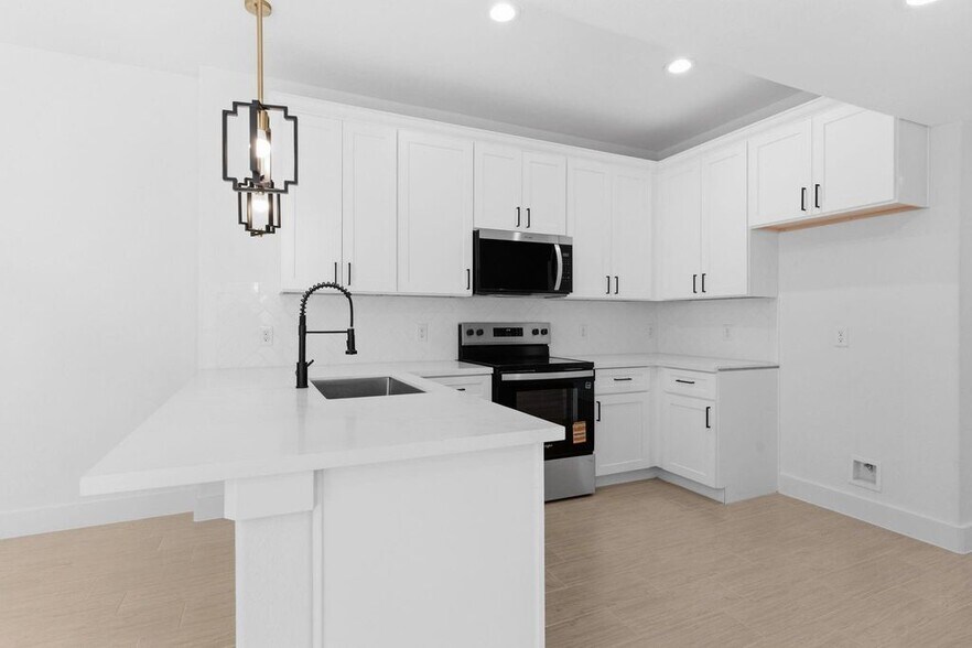 More Photos Of 428 Rhode Island st, Houston Apartments For Sale