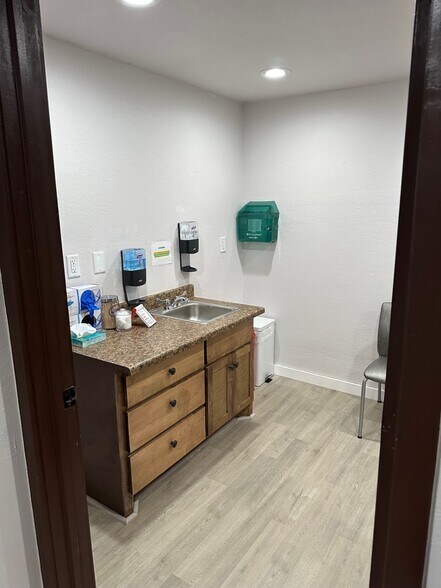 More Photos Of 3501 NW 50th St, Oklahoma City Medical For Lease