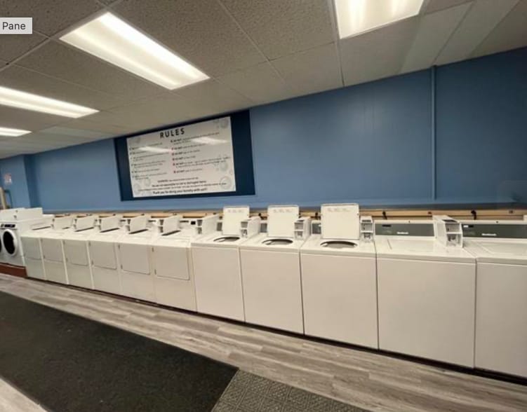 More Photos Of 243 High St, Mineral Point Flex For Sale