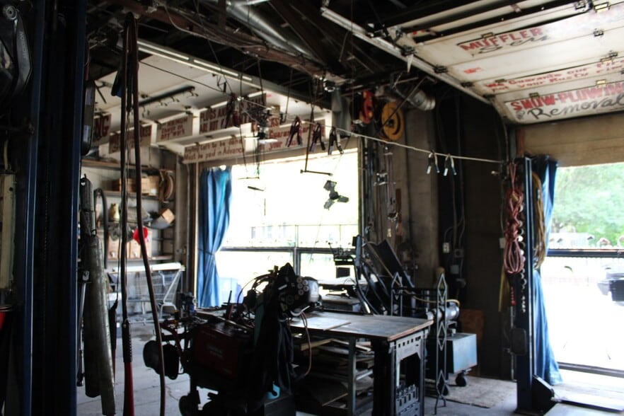 More Photos Of 1394 Joyce Ave, Columbus Flex For Sale