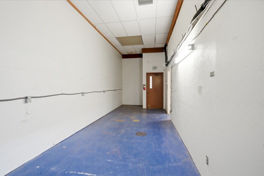 More Photos Of 13170 Lincoln Way, Auburn Office For Sale