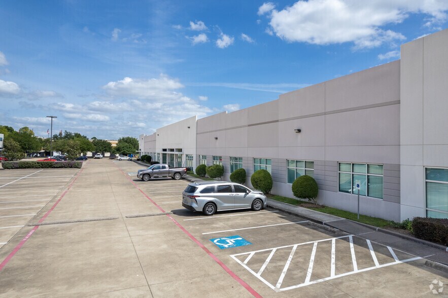 More Photos Of 10245 W Little York Rd, Houston Unknown For Lease