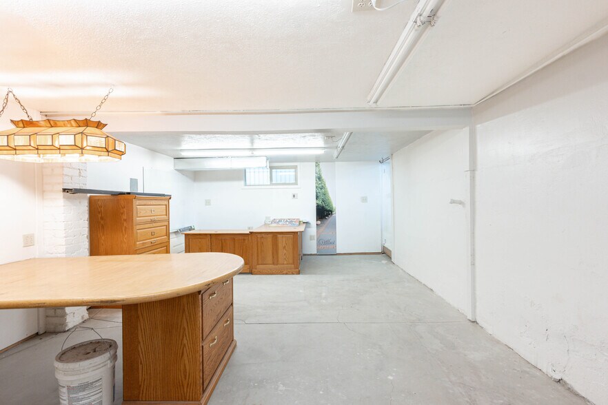 More Photos Of 3935 W Colfax Ave, Denver Storefront For Lease