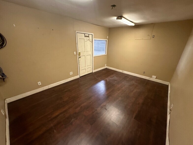 More Photos Of 1548 Cline ave, Gary Distribution For Lease