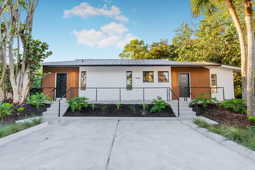 More Photos Of 2616 Lakeview Dr, Naples Apartments For Sale