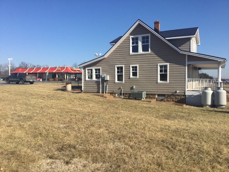 More Photos Of 33859 Old Valley Pike, Strasburg Office For Sale