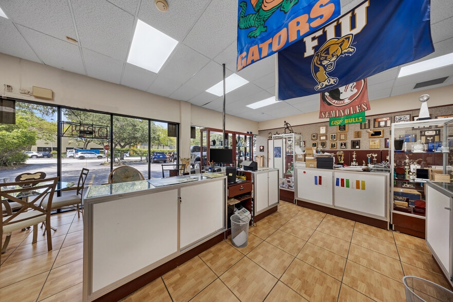 More Photos Of 9465 SW 56th St, Miami Freestanding For Sale