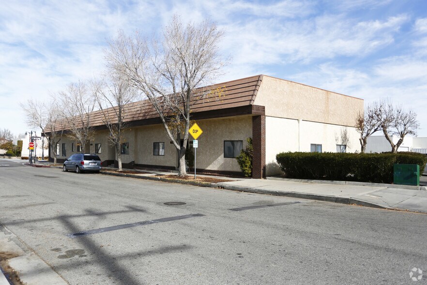 More Photos Of 566 W Lancaster Blvd, Lancaster Office For Sale