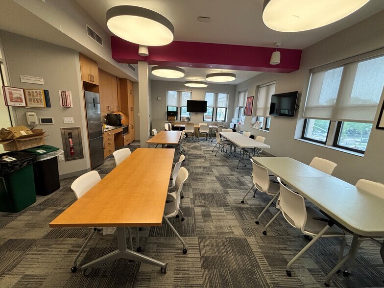 Primary Photo Of 534-538 Eastern Pky, Brooklyn General Retail For Sale