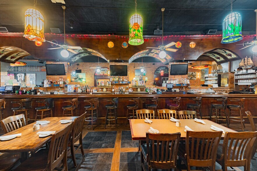 More Photos Of 440 Clinton St, Detroit Storefront Retail Office For Sale