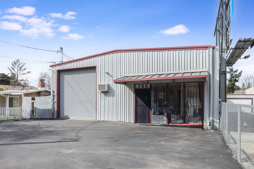 More Photos Of 745 W Taylor St, San Jose Light Manufacturing For Sale
