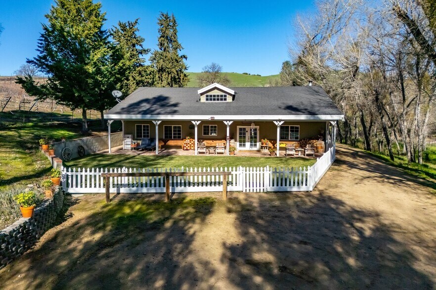 More Photos Of 535 Calf Canyon Hwy, Creston Winery Vineyard For Sale