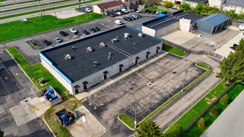 More Photos Of 2050-2090 E Dublin Granville Rd, Columbus General Retail For Lease
