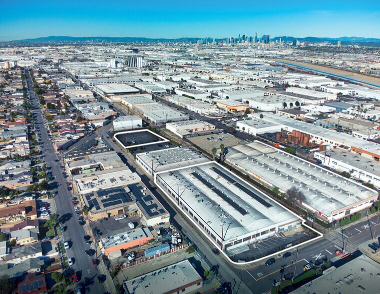 Primary Photo Of 5035 Gifford Ave, Vernon Manufacturing For Lease