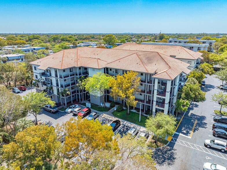 More Photos Of 2801-2851 Riverside Dr, Coral Springs Apartments For Sale